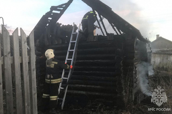 В Заволжском районе сгорел нежилой дом